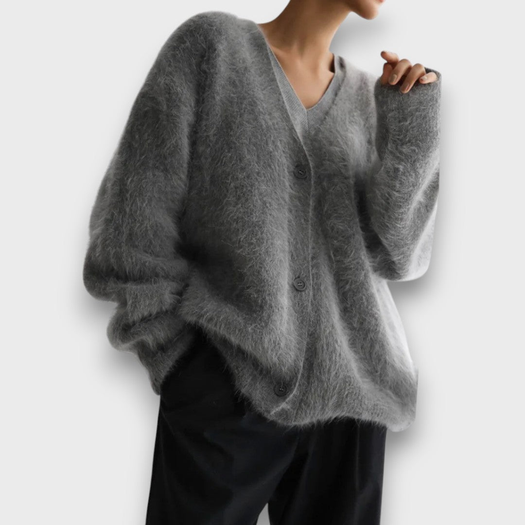 Laria – Cozy Cardigan with Classic Cut