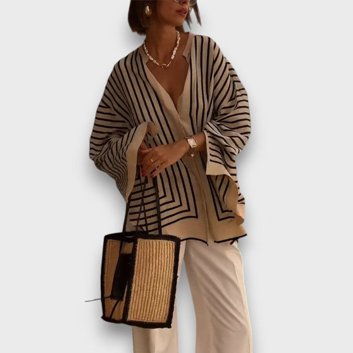 Maelis – Flowing Blouse with Vintage Stripes