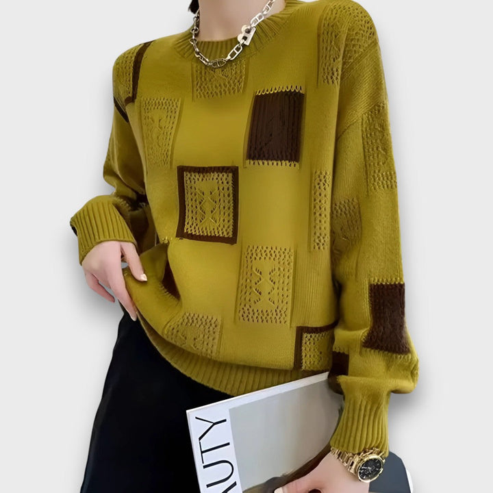 Avenna – Sweater with Graphic Pattern